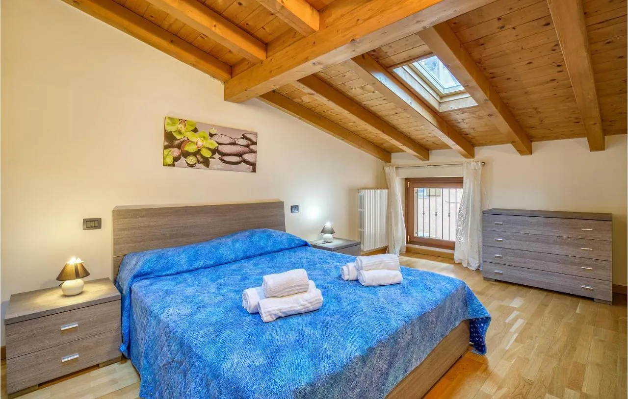 2 Bedroom Cozy Apartment In Toscolano Maderno